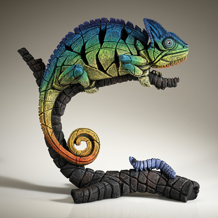 edge-sculpture-chameleon-rainbow-blue-4