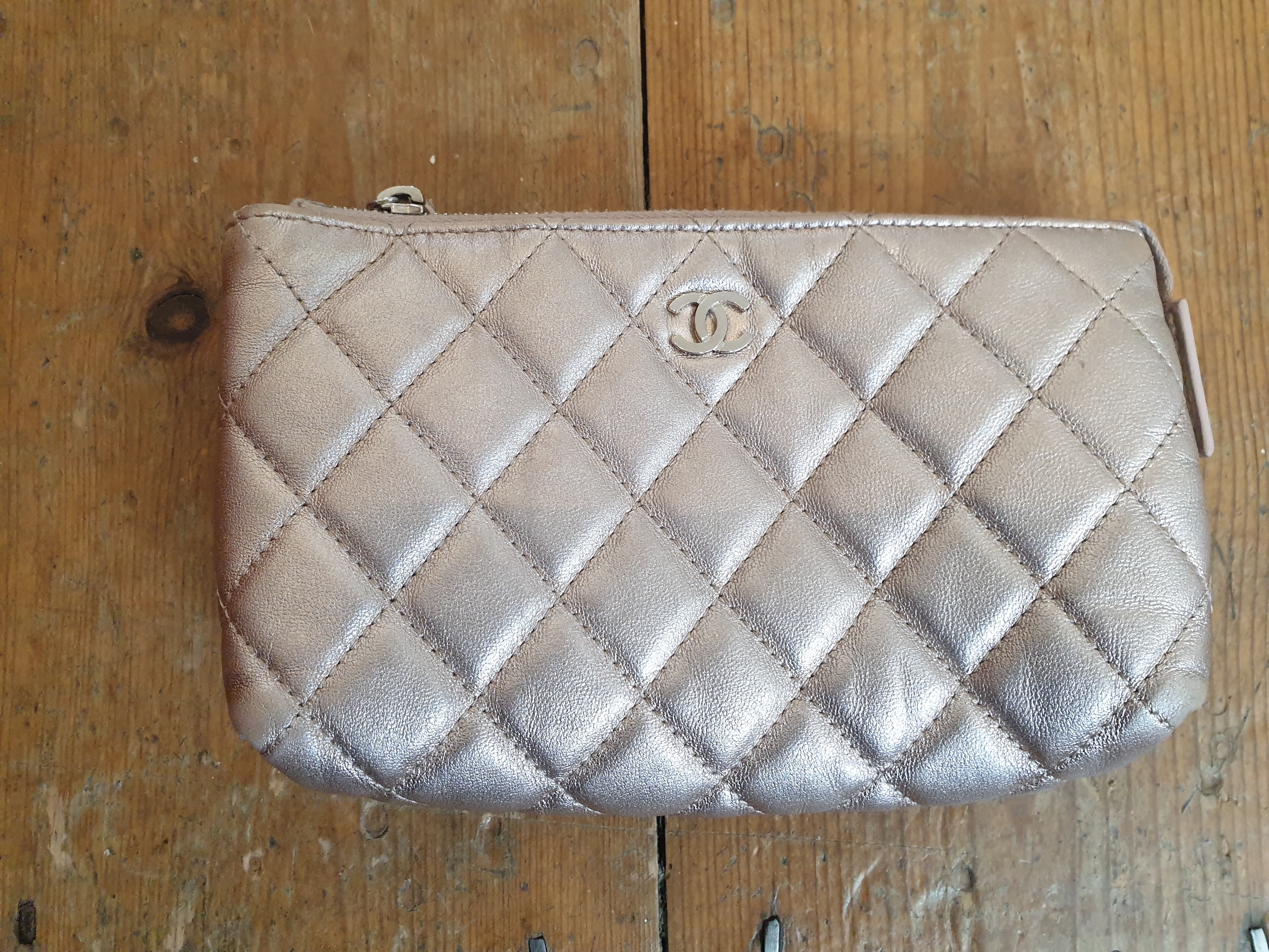 chanel-zip-pouch-1